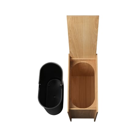 Wastebasket Sama Large Wood Natural / H 50 cm - Inner Plastic Bucket - Ferm Living | Wood Natural - Removable inner bucket : Black - View 4